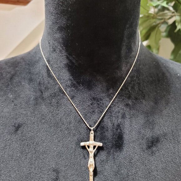 Womens Gold Tone Long Hanging Jesus Religious Cross Pendant Necklace - Picture 2 of 6